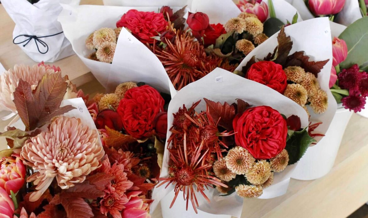 Image of red flower bouquets